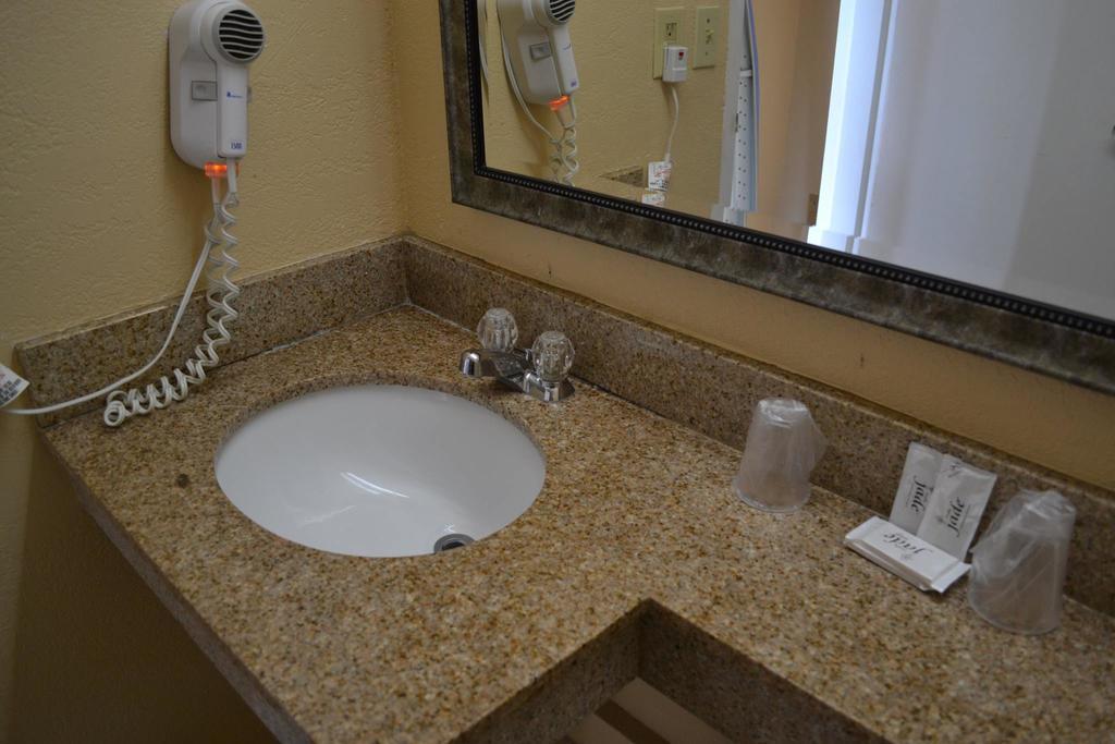 Americas Best Value Inn Smithfield Eksteriør bilde