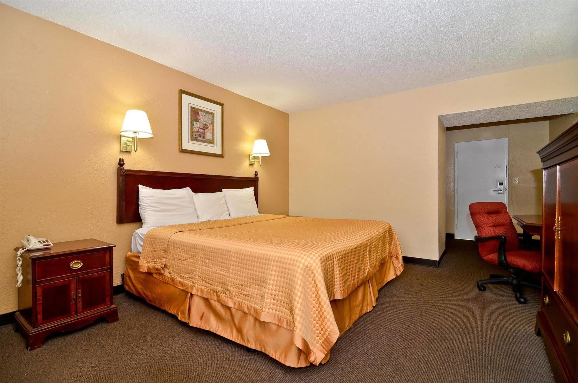 Americas Best Value Inn Smithfield Rom bilde
